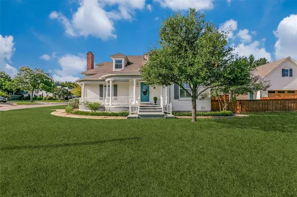 428 E Wall Street, Grapevine, TX 76051