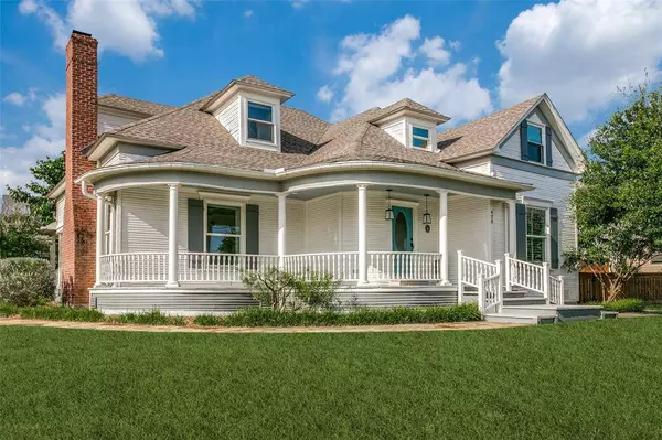 428 E Wall Street, Grapevine, TX 76051