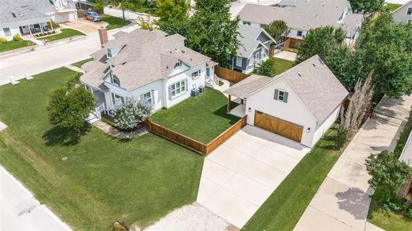 428 E Wall Street, Grapevine, TX 76051