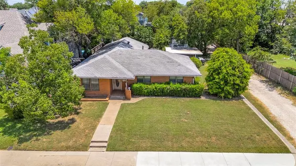 311 S Dooley Street, Grapevine, TX 76051