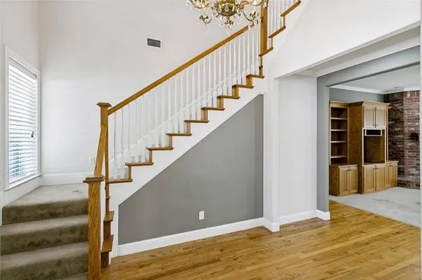 513 Dooley Court, Grapevine, TX 76051
