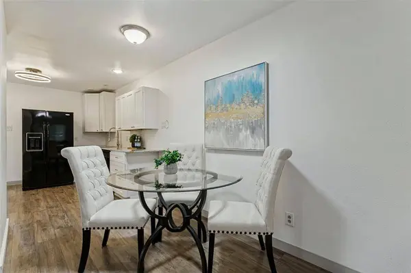 403 E Franklin Street #A, Grapevine, TX 76051