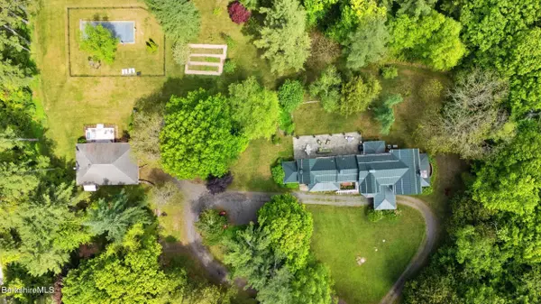 771 West Rd, Sheffield, MA 01257