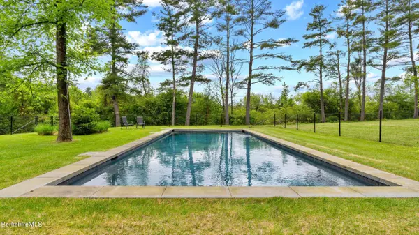771 West Rd, Sheffield, MA 01257