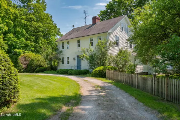 28 Main Rd, Tyringham, MA 01264
