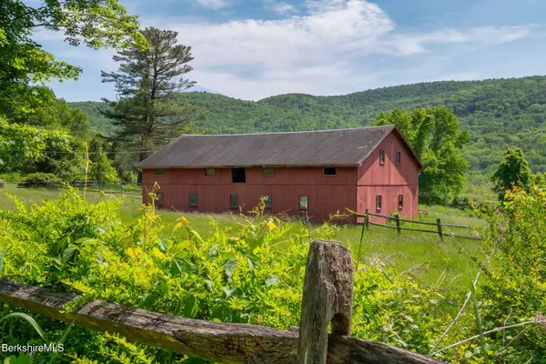 28 Main Rd, Tyringham, MA 01264