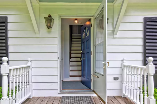 18 East St, Stockbridge, MA 01262