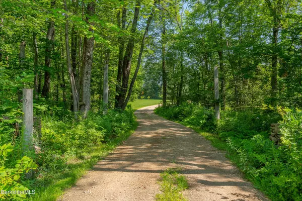 194 Sandisfield Rd, Sandisfield, MA 01255