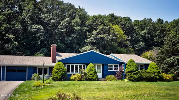 58 Deer Track Ln, Hillsdale, NY 12529