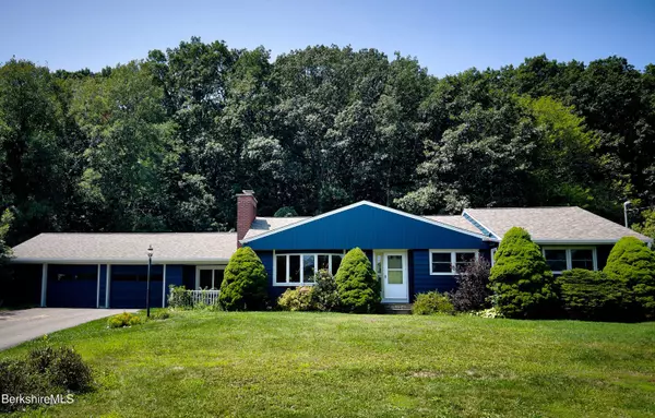 58 Deer Track Ln, Hillsdale, NY 12529