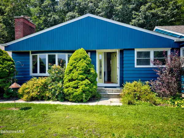 58 Deer Track Ln, Hillsdale, NY 12529