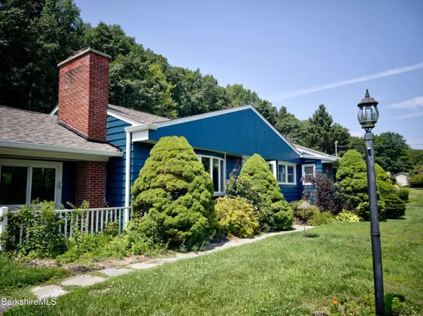 58 Deer Track Ln, Hillsdale, NY 12529