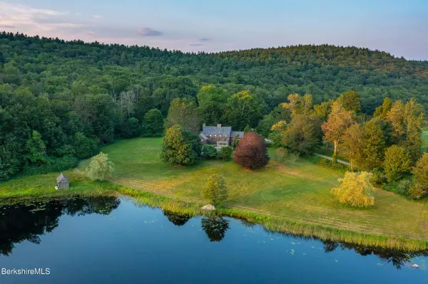 19 Roberts Rd, Sandisfield, MA 01255