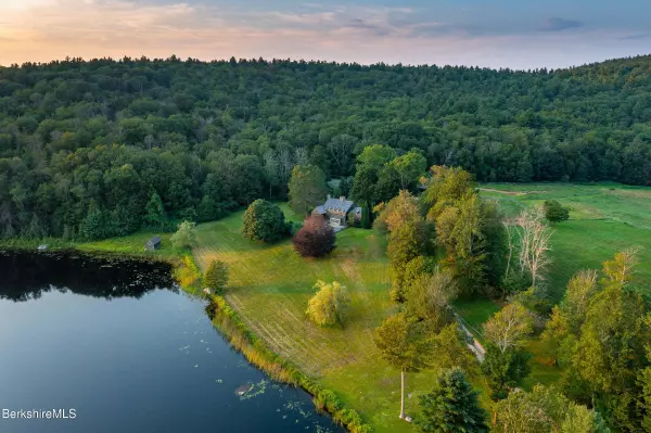 19 Roberts Rd, Sandisfield, MA 01255