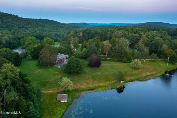 19 Roberts Rd, Sandisfield, MA 01255