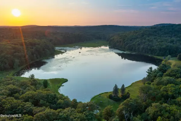 19 Roberts Rd, Sandisfield, MA 01255