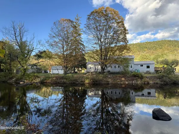 14 Roosterville Rd, Sandisfield, MA 01255