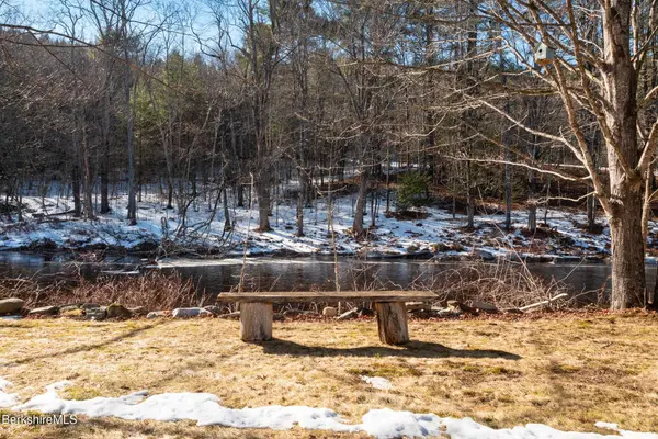 14 Roosterville Rd, Sandisfield, MA 01255