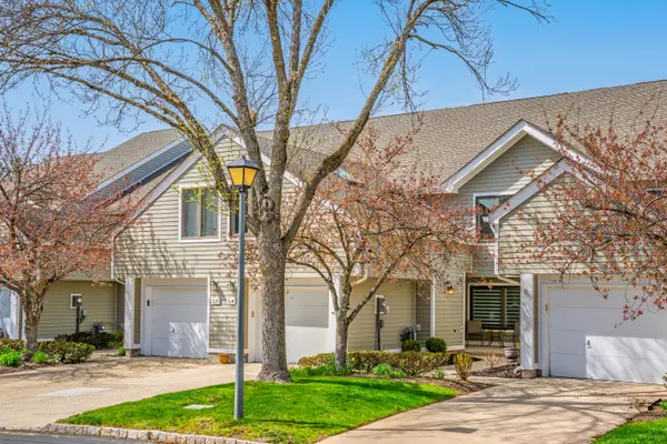 14 Stryker Ct, Bridgewater, NJ 08807-1638