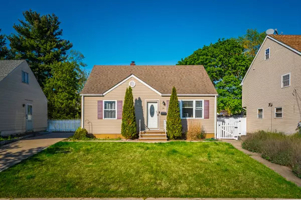 16 Coolidge Ave, Sayreville, NJ 08859-1511