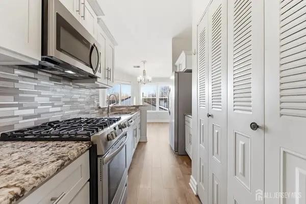 3373 Cypress Ct, Monmouth Junction, NJ 08852-2109