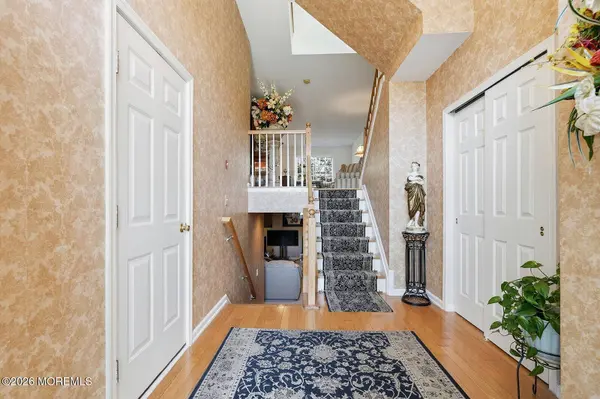 14 Linda Court, South Amboy, NJ 08879