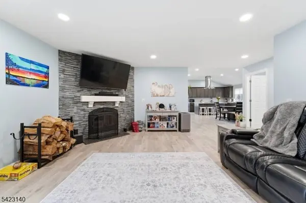 17 Fairmount Rd W, Tewksbury Twp., NJ 07830