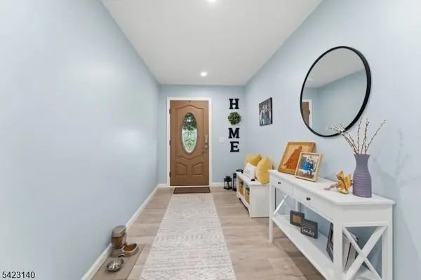 17 Fairmount Rd W, Tewksbury Twp., NJ 07830