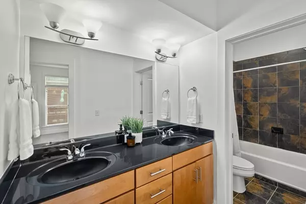 817 3rd Ave #N #314, Nashville, TN 37201