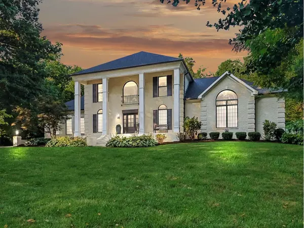 2072 Quail Run Dr, Bowling Green, KY 42104