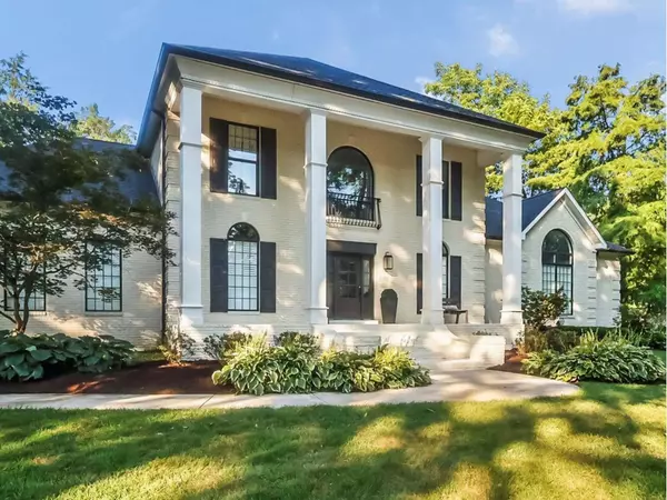 2072 Quail Run Dr, Bowling Green, KY 42104