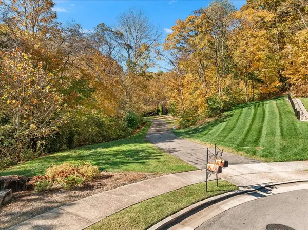 7244 Natchez Pointe Dr, Nashville, TN 37221