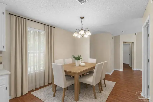 524 Greenberry Dr, Cantonment, FL 32533