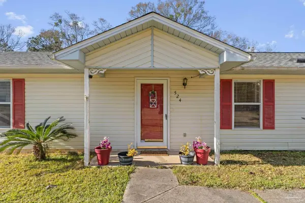 524 Greenberry Dr, Cantonment, FL 32533