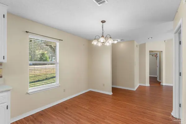 524 Greenberry Dr, Cantonment, FL 32533