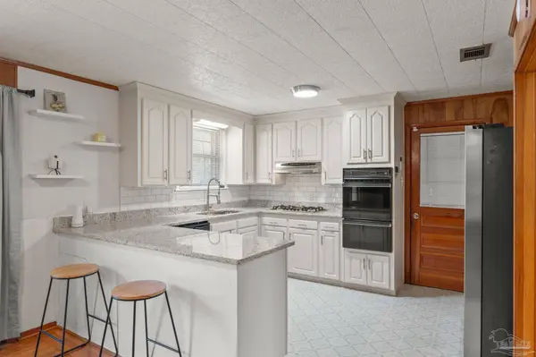 2500 E Burgess Rd, Pensacola, FL 32504