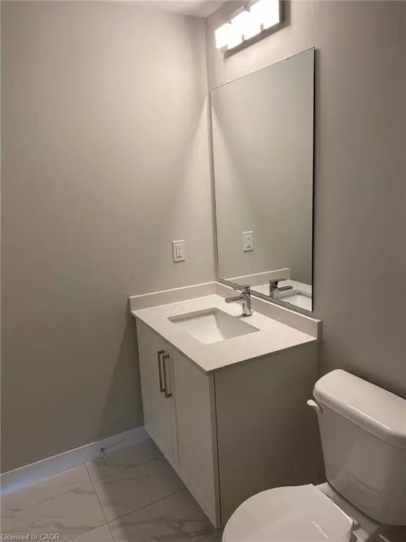 15 Queen Street S #1907, Hamilton, ON L8P 0C6