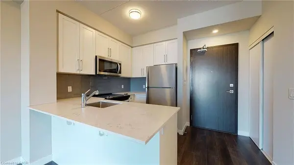 15 Queen Street S #1008, Hamilton, ON L8P 0C6