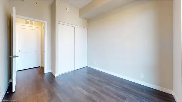 15 Queen Street S #1008, Hamilton, ON L8P 0C6