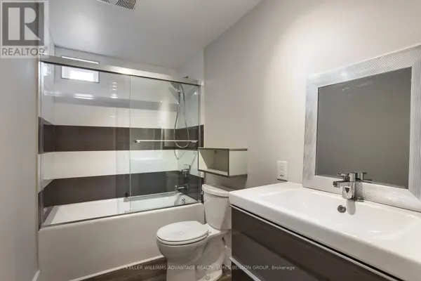 53 Pearson AVE #Lower, Toronto (roncesvalles), ON M6R1G3