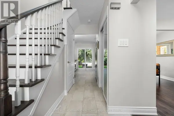 38 WHITE BOULEVARD, Vaughan (brownridge), ON L4J5Z3