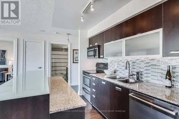 80 Western Battery RD #1107, Toronto (niagara), ON M6K3S1