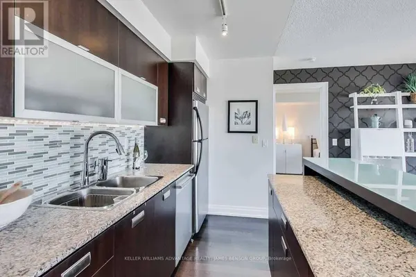 80 Western Battery RD #1107, Toronto (niagara), ON M6K3S1