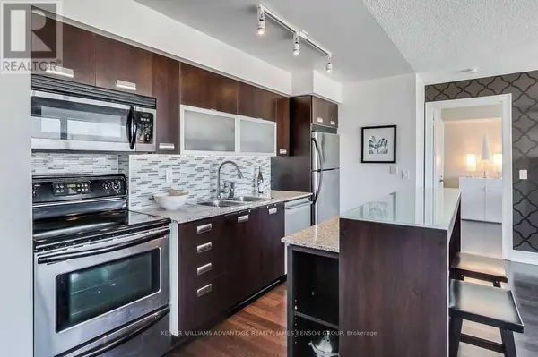 80 Western Battery RD #1107, Toronto (niagara), ON M6K3S1