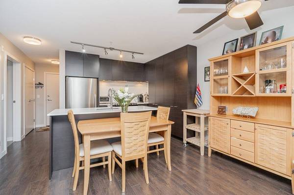 1677 Lloyd AVE #207, North Vancouver, BC V7P 0B1