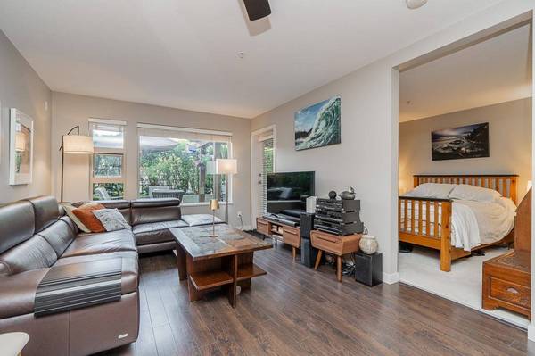 1677 Lloyd AVE #207, North Vancouver, BC V7P 0B1