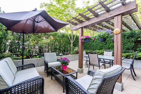 1677 Lloyd AVE #207, North Vancouver, BC V7P 0B1