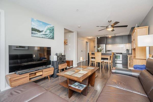1677 Lloyd AVE #207, North Vancouver, BC V7P 0B1