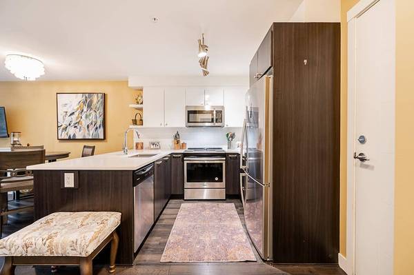 2525 Clarke ST #221, Port Moody, BC V3H 0J3