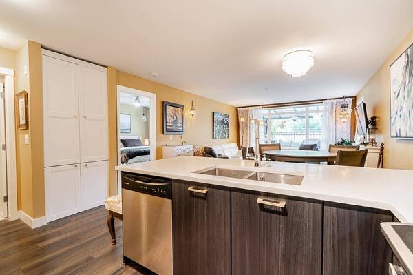 2525 Clarke ST #221, Port Moody, BC V3H 0J3
